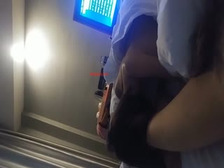 快毕业的女大生为了论文能顺利通过，献身给辅导员老师，看起来玩得很开心