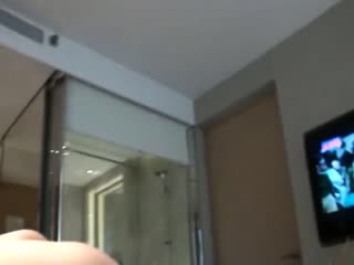 瑜珈学员与教练的不伦偷情！还用音乐节目当背景音乐，好想知道后面后面播的是哪支音乐录影带！