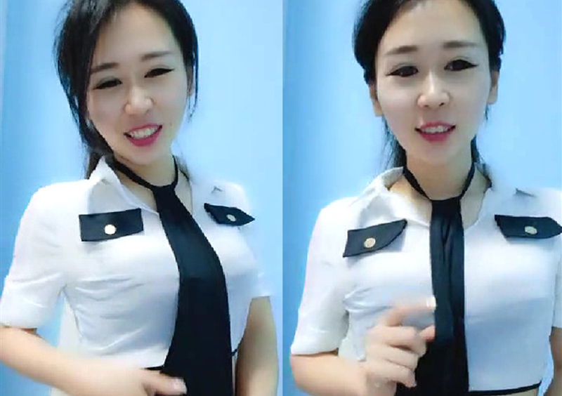 大眼睛黑丝袜就喜欢这样的小骚逼玩的非常开放剧情勾引附近人啪啪大秀姿势玩的老猛的草的她神魂颠倒
