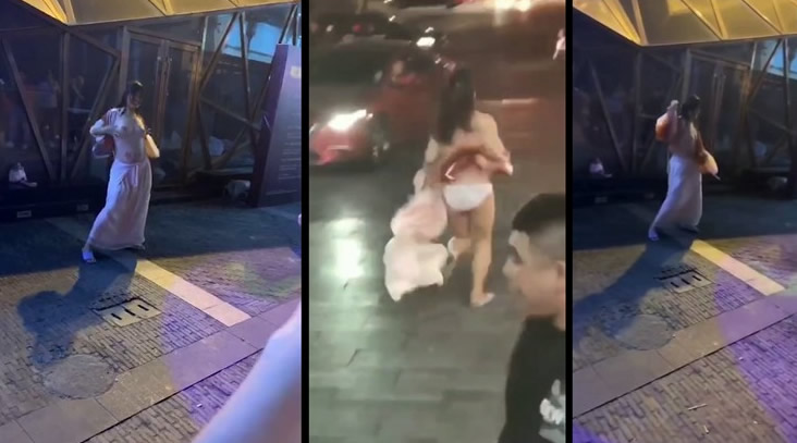 最新门事件x州观前街某酒吧外年轻汉服妹纸露大奶跳艳舞被抓趁保安不备赤裸上身狂奔逃脱