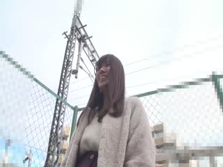 奥さん、今はいてる下着を買い取らせて下さい！～妊婦のヒラヒラパンティ～白鳥百梨奈