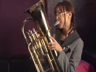 ONEZ-129戴眼镜的乖女孩