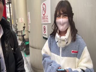 【乳首責めが生きがいのビッチ！】ギャルっぽい見た目でいかにもヤリマンそうなえなちゃんは乳首を責めることが何よりも好きだという変態性癖のJ系！経験の少ないオジサン相手にも、自慢の乳首イジリテクニックをぶちかまして、Mの部分を開花させに行く積極的プレイ！【＃J系こねくしょん。＃31人目＃18歳】