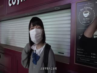 和同學乾在一起的性慾怪獸，給她一個可麗餅之後她就讓我上！朋友的男友也會被她睡，對這個十幾歲的緊緻小穴大戰3回！因為沒錢所以在路上找性愛的小個子清純日系，內射了兩次！