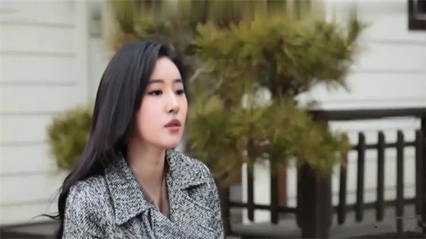 AI番号 刘诗诗×刘亦菲双飞！女大学生沙龙室淫乱中出 中文字幕第一弹