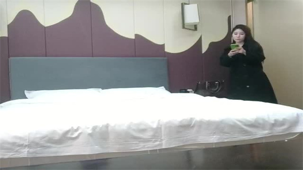 四川23岁清纯新人初次下海 极品美穴娇喘实录 探花一哥最新偷拍流出