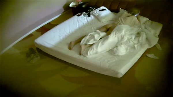 高清监控摄像头下的上帝视角初体验：偷窥激情私密时刻